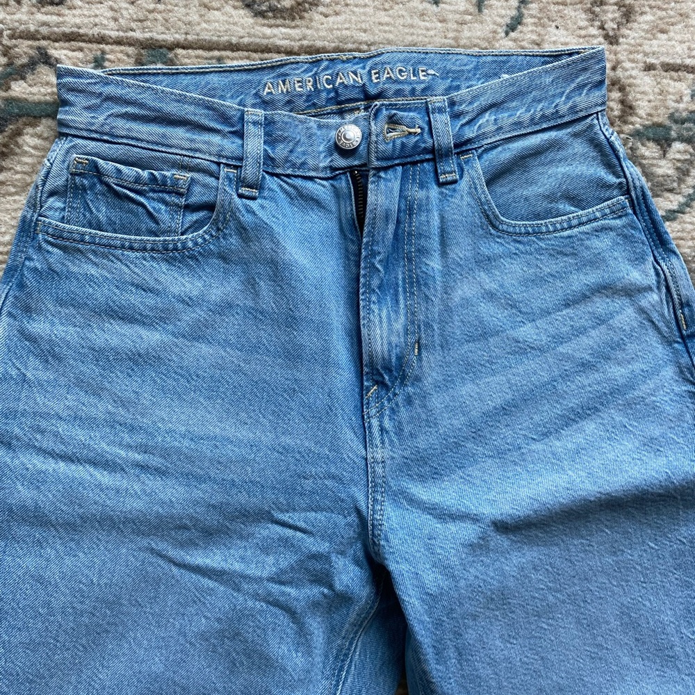 Mom jeans- American eagle